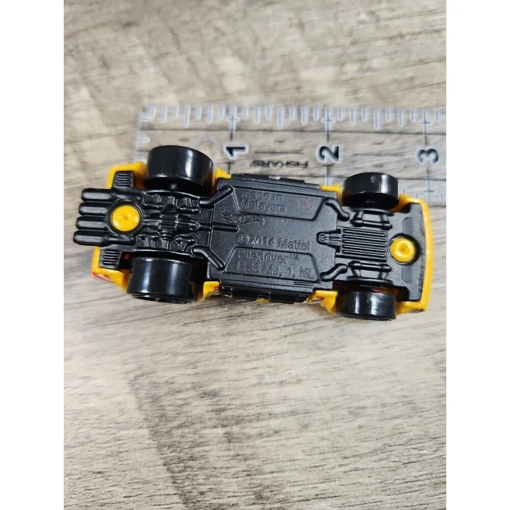 Hot Wheels Piledriver Diecast 1/64 Mattel Loose Toy Car
